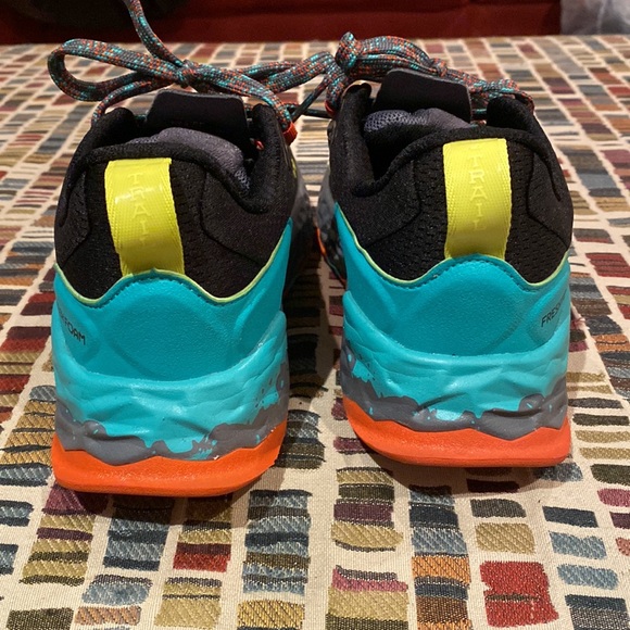 New Balance Fresh Foam Hierro Trail size 7 - Picture 3 of 10